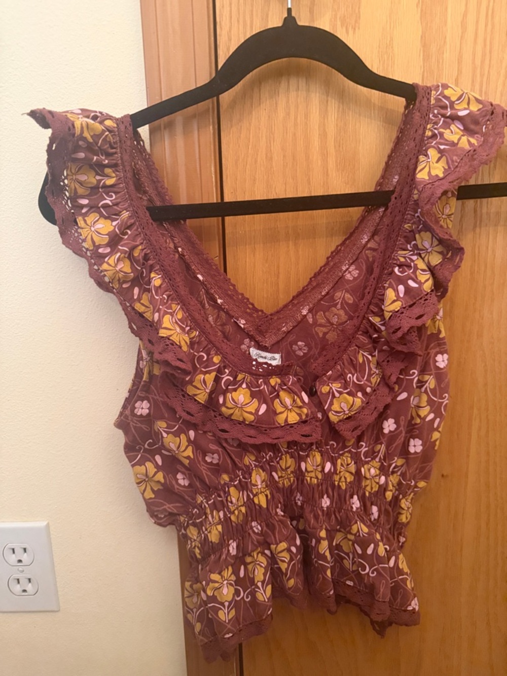 Floral Lace-Trim Sleeveless Tank Top - Mauve & Yellow